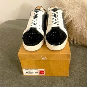 Red bottoms 100% authentic low top spikes 😎🔥